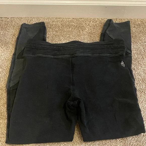 Free People Movement Women's Grey Kyoto Jogger Leggings with Pockets size Medium - Picture 6 of 7